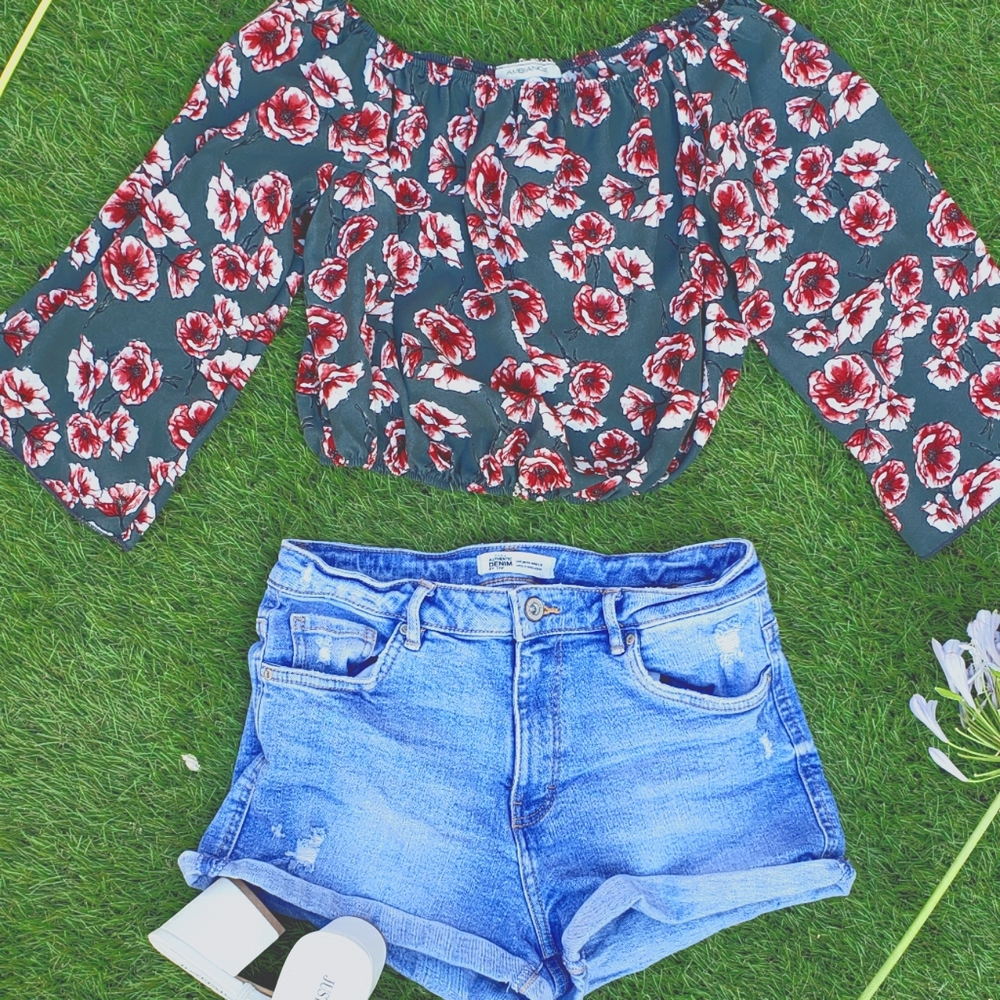 Cropped Off-shoulder top